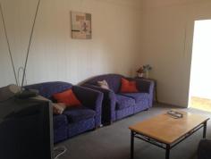  12 Hampstead Rd Highgate Hill QLD 4101 12 Bedrooms spread over three units, walking distance to South Bank campus and QUT Gardens Point 
 
West End mecca just a short stroll. Close to transport. 
 
All bills included 
 
Unit 1 - AVAILABLE NOW 
