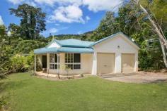 Redlynch  QLD 4870 Elevated Position – Lovely Family Home This home is set in an elevated premier position in Redlynch Valley offering great access to schools and parks whilst living in a relaxed and peaceful atmosphere. Features include: * Two Living Areas * Separate dining area * Three large bedrooms with built in robes * Two-way bathroom * Double garage * Large fenced back yard * Low maintenance gardens and lawns - See more at: http://www.lesfreeman.com.au/listings/residential_sale-255958-redlynch#sthash.hIFtyKde.dpuf 