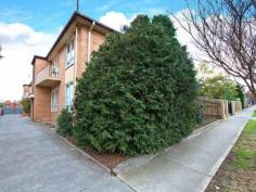  5/250 Gordon Street Footscray Vic 3011 Burnham Real Estate is proud to present this spacious apartment well 
located on the first floor at the front of the block. Includes two 
bedrooms, lounge with balcony, kitchen, gas stove plus under cover 
parking with additional car access from Sydney Street at the rear. 
Situated close to bus, train, schools, with easy access to Highpoint and
 Footscray shopping areas.  
 