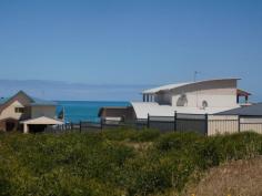 25 Turton Heights Dongara WA 6525 A larger than usual allotment, 
over 900m2, plenty of room for the home you have always dream of, 
surrounded by quality home this give piece of mind for the future value 
of homes in the North Shore area, and so close to the ocean!! - 