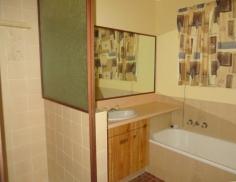  41 Pallert St Middle Park QLD 4074 New Kitchen, New Carpets, New Paint !! Bedrooms3Bathrooms1Carspaces1 Inspections  Sun 28 Sep 2:00pm - 2:45pm This neat brick and tile home is positioned in a very convenient Middle Park location. A new kitchen has been installed and new carpets have been laid throughout the home. Other features include; * Three bedrooms, one bathroom and separate toilet * Separate lounge and dining areas * New kitchen cupboards, stove and rangehood * Fresh internal paint job * Large covered outdoor entertaining area * Side access for extra vehicles or a caravan * Fully fenced block of land with a large garden shed * Close to schools, local shops and council bus route To find out more and arrange your personal inspection, call today on our 7 Day 24 Hour Buyer Hotline. REF: 08114 Property Features Property ID 	 11250353 Bedrooms 	 3 Bathrooms 	 1 Garage 	 1 Land Size 	 547 Square Mtr approx. Split System 	 Yes Built In Robes 	 Yes Fully Fenced 	 Yes 
