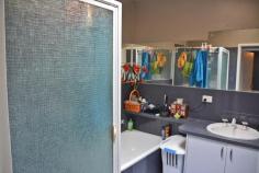  1/66 Spearwood Rd Sadadeen NT 0870 Take a look at this lovely, two bedroom unit that is close to schools, shops and transport.  The open plan carpeted and tiled living/dining area is spacious with a reverse cycle air conditioner and also ducted evaporative air conditioning throughout.  The kitchen has gas cooking, range hood, double sink, dishwasher and ample cupboard and bench space. The two bedrooms both feature carpet, built in robes and ceiling fans. The main bathroom has a separate bath to shower, vanity and the toilet is separate.  Outside you have a great undercover area for entertaining, side gate access to your backyard, undercover carport at your front door and being an end unit, only one side neighbour. - See more at: http://www.professionals.com.au/real-estate/property/742635/for-sale/unit/nt/sadadeen-870/1-66-spearwood-road/#sthash.HeL9Ewid.dpuf 