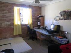  4/4-6 Dover Street Moree NSW 2400 4/4-6 Dover Street, Moree * 2 bedrooms with built in robes * Single garage * Bathroom with shower, bath & vanity * Currently rented for $205 per week General Features Property Type: Unit Bedrooms: 2 Bathrooms: 1 