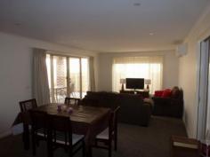  7/4 Beveridge Street, ARARAT VIC 3377 Three bedroom new townhouse on good size allotment Open plan living/kitchen/dining Main bedroom with WIR and large en-suite 2nd Bedroom centrally located. Lock up garage. Currently returning $455 per week 