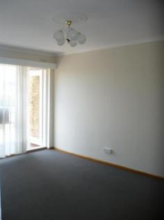  5/250 Gordon Street Footscray Vic 3011 Burnham Real Estate is proud to present this spacious apartment well 
located on the first floor at the front of the block. Includes two 
bedrooms, lounge with balcony, kitchen, gas stove plus under cover 
parking with additional car access from Sydney Street at the rear. 
Situated close to bus, train, schools, with easy access to Highpoint and
 Footscray shopping areas.  
 
