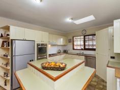  25 Sandgate Ave Glen Waverley VIC 3150 Sale by AUCTION   Saturday 11 October at 12:00PM Add to calendar  Share Save  Print  4323Price Guide: AUCTION   |  Land: 740 sqm approx 	  |  Type: House  |  ID #128737 Barry Plant Glen Waverley T 03 9803 0400 EMAIL OFFICE Andrew Sozzi T 03 9803 0400  |  M 0401 206 197 EMAIL AGENT Sophia Tangey T 03 9803 0400  |  M 0421 715 634 EMAIL AGENT 