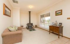  2/8 Devoran Street  KLEINTON QLD 4352 Near New, Two (2) Bedroom Unit located in Kleinton/Highfields. Open Plan Tiled Living Area, Opening to Private Rear Court Yard. Modern Appliances & Dishwasher in Kitchen, Both bedroom have B/In Robes. A/c in Living Area. Single Lock Up Garage, additional parking at front of complex. Quiet Area. Great Neighbours. SORRY NO PETS 