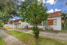 219 Princes Hwy Unanderra NSW 2526 Property Description PRIME INDUSTRIAL OFFERING 2 separate blocks 979.2 m2 Zoned IN2 light industrial Showroom & near new workshop at rear Separate 3 bedroom cottage Further development potential Very motivated vendor Property Features Building / Floor Area 	 200.0 sqm Land Area 	 979.0 sqm 