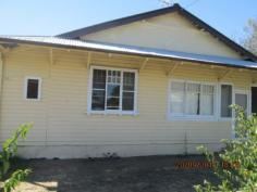  20 Chester Street Moree NSW 2400 INVESTMENT PROPERTY * 6 X 1 BEDROOM FLATS * OLDER STYLE BATHROOM & KITCHEN FACILITIES * WITHIN WALKING DISTANCE TO THE CBD & SCHOOLS * BLOCK SIZE - 1012 SQM General Features Property Type: Unitblock Bedrooms: 6 Bathrooms: 6 Land Size: 1012 m² (approx) 
