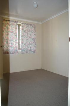  3/46 Sandhurst St Goondiwindi Qld 4390 2 Bedroom unit with built ins, evaporative air conditioner, large lounge, compact kitchen, seperate laundry, adjoining carport. This unit represents a great chance to start out on your own or add to your investments.   