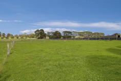  75 Kilmore-Lancefield Rd Kilmore VIC 3764 Price Guide: $1,100,000 - $1,260,000   |  Land: 0 sqm approx 	   |  Type: House  |  ID #128535 Barry Plant Wallan T  03 5783 1268 EMAIL OFFICE Simon Best T 03 5783 1268  |  M 0417 547 909 EMAIL AGENT 