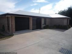  7/40 Short Street Stanthorpe Qld 4380 TWO BEDROOM FREE STANDING UNIT This quality free standing unit is ideal if your looking to downsize or wanting a low maintenance home. Situated in a quiet group close to RSL; swimming pool; library and within an easy walk to town. Featuring open plan living with quality fittings and fixtures. The kitchen is modern is modern and functional and over looks the dining and lounge room. With reverse cycle air conditioning; security doors and a fenced side patio area. * Two built-in bedrooms * Open plan living * Quality kitchen * Reverse cycle airconditioning * Security doors * Close to town * Single lock up garage   