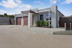  1/12 Mulga Pl West Albury NSW 2640 Low Maintenance & Modern! 
 3 Beds | 2 Baths | 2 Cars 
 
			For Sale Price: $280,000 
 Located in West Albury, this modern, 3 bedroom, 2 
bathroom unit offers purchasers an excellent opportunity to enter the 
property market at an affordable level, either as a first home buyer or 
as an investor. 
 
Built by Trentwood Homes, the property offers a low maintenance yard 
with side access, feature walls throughout, down lights, a sleek modern 
kitchen with ample storage and a gas fireplace under the alfresco area -
 perfect for entertaining outdoors on cooler evenings. 
 
With all services available and only 2 units on the property, this is an opportunity not to be missed. 