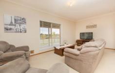  2/8 Devoran Street  KLEINTON QLD 4352 Near New, Two (2) Bedroom Unit located in Kleinton/Highfields. Open Plan Tiled Living Area, Opening to Private Rear Court Yard. Modern Appliances & Dishwasher in Kitchen, Both bedroom have B/In Robes. A/c in Living Area. Single Lock Up Garage, additional parking at front of complex. Quiet Area. Great Neighbours. SORRY NO PETS 