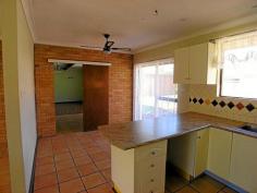  140 Matthews Avenue, ORANGE, NSW 2800 This brick & tile roof home enjoys a handy location where you are close to the nearby Bletchington Public School, not too far from the centre of town or you can shop at the new North Orange shopping centre. You will be impressed with all the space including a wide entry foyer & a large separate sitting room which has enough room for a dining room suite. The updated kitchen has a 2 door pantry, 5 burner natural gas cook top, a range hood & under bench electric oven. There is an adjoining meals area & a family room with a sunny north aspect for all the winter sun so this area is naturally light. The master bedroom has a retreat or study & 3 of the bedrooms have built-ins & you will find plenty of built-in storage cupboard space. 