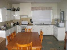  77 Harris Street Corryong  VIC 3707 $165,000  Three spacious bedrooms compliment this centraly located home including, formal lounge and dining room, spacious kitchen, refurbished bathroom, polished floors, large lock up garage and workshop. With this low maintenance cottage gardens an inspection is recommended. 