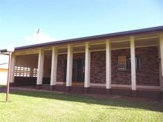 18 Bel Air Avenue Belvedere Road Innisfail Qld 4860 LIVE IN ONE, RENT THE OTHER
 
 $299,000 
 -Multi Unit Dwelling (flats) -791 M2 -High and dry in Belvedere -Great little investor -Returning good rent -Or Live in one and rent the other Sustainability Declaration is available upon request RING RONNIE ON 0417 760 500
 