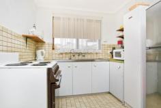  8/59 Kings Road, SALISBURY DOWNS SA 5108 $185,000 This well maintained two bedroom unit features built in robes to both bedrooms. Open plan kitchen/lounge/dining with split system air conditioning. New solar hot water system. Separate laundry. Situated in a small complex of nine units. This may suit the first home buyer or investor. Anticipated rent return of over 6%. Other features: Built-In Wardrobes,Close to Schools,Close to Shops,Close to Transport,Garden 