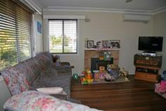  282 Bent St South Grafton NSW 2460 A home delivering great comfort, panoramic valley views and a big block. Enjoy very flexible family living with: 
 
* 3 bedrooms 
* a huge living room 
* downstairs rumpus room 
* 2-bathrooms 
* 2-toilets 
* kitchen with dining area 
* air-conditioning 
* slow combustion fireplace 
* dishwasher 
* 2-verandahs 
* single lock-up garage with workshop area 
* vehicle access to the back yard 
* wide level play areas 
* close to schools and shopping 
* excellent current rental return 