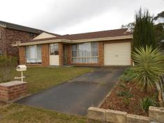  Culburra Beach NSW, 2540 This house is a must to inspect. The home offers Fully Fenced Yard Close to Shops Two Living Area’s Built-Ins FOR RENT: $360 per week 