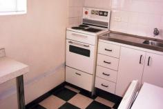  11/127A Barker Street Kingsford NSW 2032 Self-contained studio apartment on top floor in a security intercom building, with built-in robe, bar fridge, and shared laundry. For further questions or to arrange an inspection, please contact Guy Bezzina on 0418 699 171. 