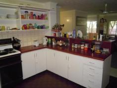  unit 1/ 98 High Street Berserker Qld 4701 Inspections Inspections by appointment only. Here is your chance to be owner occupied or investor with a 3 bedroom unit on ground level in the north side area.  1. 3 bedroom unit  2. Open plan living, kitchen and dining room  3. Ceiling fans throughout  4. Bath room & separate toilet  5. Lockup car parking area  Enjoy a relaxing walk to the North-side Plaza or Shopping Fair location with loads of shops.  Call Laurette or Vince for inspection. Inspections Inspections by appointment only. Here is your chance to be owner occupied or investor with a 3 bedroom unit on ground level in the north side area.  1. 3 bedroom unit  2. Open plan living, kitchen and dining room  3. Ceiling fans throughout  4. Bath room & separate toilet  5. Lockup car parking area  Enjoy a relaxing walk to the North-side Plaza or Shopping Fair location with loads of shops.  Call Laurette or Vince for inspection. 