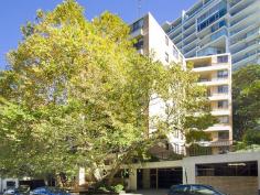 29 Roslyn Gardens, Elizabeth Bay NSW 2011 The Plaza - Spacious Two Bedroom Apartment				

 This
 spacious and neat two bedroom apartment features security entrance with
 lift access, large bedrooms both with built-in robes, entertaining 
sized living area opening out onto a east facing balcony that takes in 
the fantastic district views & internal laundry facilities. 
 Set in an ideal location convenient for world-class restaurants, 
bars, cafes & shopping & easy access to the harbour & CBD. 