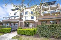  23/79-81 Union Road, Penrith NSW 2750 RESIDENCE: 2 bedrooms, 2 bathrooms, lounge, dining, 2 balconies and a single car space. FEATURES: Situated on the top floor of the building with amazing views of the Blue Mountains and the Penrith district. Featuring good size bedrooms both with built-in robes, ensuite to the main and a connecting balcony between the bedrooms. Floating floors throughout, quality kitchen with stone bench tops, both bathrooms are tiled to ceiling, ducted air conditioning and the second balcony is perfect for those that love entertaining. Located within a short walk to Westfields and Penrith Railway Station. If location is important to you then this is your new home. - See more at: http://www.glenmoreparkrealty.com.au/listings/residential_sale-255457-penrith#sthash.NXVLL28b.dpuf 