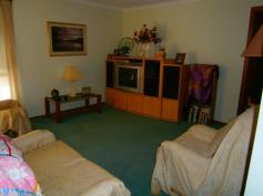  2/1 Parnee Street Swan Hill Vic 3585 $188,000 Located in quiet and popular location this Unit is a delight to inspect.
 Beautifully maintained and presented it will be a joy to call home or 
to have as a profitable investment.				 