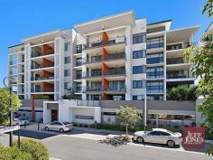  3305/28 Surbiton Court Carindale Qld 4152 

						Premium Living With Carindale Convenience

					 
						 Positioned to capitalise on the recent renovations to Westfield
 Carindale, this modern apartment offers a premium position close to an 
abundance of dining and retail options. 
 With a seamless layout and large balcony, this apartment features 
open-plan living and a well-designed kitchen with gas cooking, 
stainless-steel appliances and stone benches. The master bedroom 
features built-in robes, while the second room offers the versatility of
 a study or single bedroom. Add to this a spotless bathroom, and you’ve 
got yourself a perfect little investment in a winning location. 
 Set in a complex with a pool, gym and media room, this modern 
apartment delivers on lifestyle in one of southside Brisbane’s most 
sought-after suburbs. With a large bus terminal just across the street, 
this elegant property ticks all the boxes for intelligent investing or a
 comfortable retirement downsizing venture. 
					 
				 