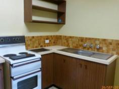 1/929 Fairview Drive Lavington NSW 2641 Fantastic 2 bedroom unit with built in 
robes in a quiet court location. Reverse cycle A/C, open plan living, 
electric cooking and a single carport. This unit will not last being 
$145 per week!! Read more at http://albury.ljhooker.com.au/1DYGNR#EoeGlEH3yBosssIu.99 