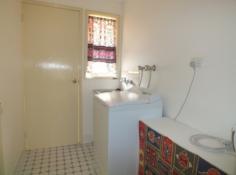  4/48 Park Street, Wallsend NSW 2287 Offers Over $360,000 Easy Living! * Lovely 2 bed unit with built ins * Timber floors throughout * Freshly painted * Reverse cycle air conditioning * Single lock up garage with automatic door *Good sized paved courtyard *Water rates approx $210 per quarter *Council rates approx $250 per quarter *Strata fees approx $420 per quarter *Move straight in not a cent to spend. 