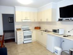  Austinmer NSW, 2515 Good quality, one bedroom furnished flat with ensuite. Open plan living/kitchen area, separate study, private outdoor BBQ area, and a single garage. Easy walk to beach, station and all amenities. Won’t last in fab location. FOR RENT: $350 per week 