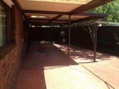  4/6 Woodvale Close Plumpton NSW 2761 LOCATION LOCATION! 
 Open Home Saturday 4th October 11:15am - 11:30am 
 
Neat 3 bedroom home is located in a quiet complex with features including: 
* Built-in robe and ceiling fan to master bedroom 
* Large lounge with ceiling fan 
* Kitchen with meals area, gas cooking 
* Single drive thru lock up garage plus carport. 
For an entertainers delight, the property also has large paved pergola 
area at the back, and a low maintenance garden. 