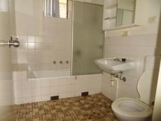 39/103 Longfield Street Cabramatta NSW 2166 $360 pw Three Bedroom Apartment on Top Floor, Tiled Living areas & Carpeted Bedrooms, Open Kitchen , Lounge & Dining Area , Air Conditioning , Ensuite & Walk in Robe & Balcony To Main Bedroom ,Linen Press, Lock Up Garage , Located Close to Schools, Shops & Public Transport. 