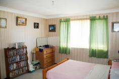    2/25 Clerke Street Old Bar  NSW 2430 Conveniently located close to supermarket and main beach. Currently leased with a long term tenant at $180.00 per week, with the potential for rent increase to $200.00 per week. * 2 Bedrooms. * Spacious living/meals area * 1 Bathroom. * Short walk to beach, supermarket, medical centre and school. * Single lock up garage. Currently the cheapest 2 bedroom villa available in Old Bar. 