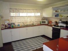  unit 1/ 98 High Street Berserker Qld 4701 Inspections Inspections by appointment only. Here is your chance to be owner occupied or investor with a 3 bedroom unit on ground level in the north side area.  1. 3 bedroom unit  2. Open plan living, kitchen and dining room  3. Ceiling fans throughout  4. Bath room & separate toilet  5. Lockup car parking area  Enjoy a relaxing walk to the North-side Plaza or Shopping Fair location with loads of shops.  Call Laurette or Vince for inspection. Inspections Inspections by appointment only. Here is your chance to be owner occupied or investor with a 3 bedroom unit on ground level in the north side area.  1. 3 bedroom unit  2. Open plan living, kitchen and dining room  3. Ceiling fans throughout  4. Bath room & separate toilet  5. Lockup car parking area  Enjoy a relaxing walk to the North-side Plaza or Shopping Fair location with loads of shops.  Call Laurette or Vince for inspection. 