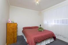 1/614 Hague Street Lavington NSW 2641 
			For Sale Price: $155,000 
 Be quick! This spick and span 2 bedroom unit offers 
buyers a neat property featuring a renovated kitchen and open plan 
dining & living area, heating, separate laundry and bathroom in 
addition to a separate carport with a storage unit. 
 
The property is situated in a group of 5 units and is in close proximity
 to schools and shopping facilities, and is ideally suited to Investors,
 First Home Buyers or those looking to downsize. 