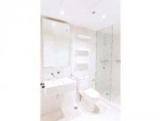  1011A/640 Swanston St Carlton VIC 3053 3 Bedrooms on the Highest Floor! Great for families, 1st home or setting up children for Melbourne Uni or RMIT! Located in the popular Carlton suburb, this architecturally designed apartment is within seconds to cosmopolitan Lygon Street, cafe life of Swanston Street and the CBD.  The large apartment offers open plan lounge and dining area, modern kitchen with Smeg appliances and island bench, main bedroom with full ensuite and walk in robe, two double bedrooms both with built in robes.  Extras include a large wrap around balcony, two undercover car parks and security intercom.  Contact Tze Chan @ 0433 619 128 for more info. General Features Property Type: Apartment Bedrooms: 3 Bathrooms: 2 Building Size: 120.00 m² (13 squares) approx Indoor Features Ensuite: 1 Living Areas: 1 Toilets: 2 Built-in Wardrobes Outdoor Features Garage Spaces: 2 Balcony Other Features Built-In Wardrobes,Close to University,Close to Transport,Formal Lounge,Terrace/Balcony 