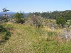 3/199 Hunters Road Yarrahapinni NSW 2441 VIEWS, VIEWS & MORE VIEWS!!!! 
 A vacant alotment of 9ha or 27 acres with the most incredible views 
over Trial Bay, South West Rocks and beyond. Situated on the eastern 
side of Mt Yarrahappinni this ex avocado and banana plantation offers 
outstanding home sites with great aspects, loads of water, power to the 
boundary and a short drive to Stuart's Point beaches and the Macleay 
River.This really is an outstanding block. If you want to chase your 
dream, start here. 
 
 