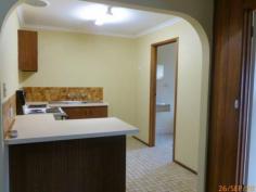  1/929 Fairview Drive Lavington NSW 2641 Fantastic 2 bedroom unit with built in 
robes in a quiet court location. Reverse cycle A/C, open plan living, 
electric cooking and a single carport. This unit will not last being 
$145 per week!! Read more at http://albury.ljhooker.com.au/1DYGNR#EoeGlEH3yBosssIu.99 