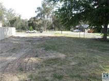 2 Thornbill Terrace Bandiana VIC $110,000 If you are looking for an affordable building block in popular Castel Verde Rise, then look no further. With easy access to Wodonga and Albury via Bandiana Link, this fully serviced 566m2 allotment provides the perfect opportunity to build your dream home. You will find Huon Hill Reserve will add a healthy aspect to your life. You can walk or ride the nature trails, or choose to take in the magnificent scenery from the top of Huon Hill. Previously drafted house plans, incorporating the magnificent oak tree, are available upon request. With parks for the kids across the road and nearby Wodonga Homemaker Centre for the grown-ups, Thornbill Terrace, Bandiana, makes perfect sense.