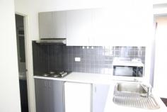  Melbourne2 VIC, 3000 Perfectly located within walking distance to Parliament Station, parks, colleges and shopping centres, this secure apartment is perfect for investors and owner occupiers alike Internal is private 2 bedrooms with open plan living and dining with aircon and high ceiling, internal bathroom and kitchen and study area.  