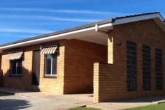  408 Schubach Street,  East Albury NSW 2640 For Sale: $595,000 Fabulous block of 4 flats ripe for the investor. 3 x compact 2 bedroom flats & 1 x extra large 2 bedroom apartment at the rear. Currently returning $39,780pa gross and in an ideal East Albury location within a short walk to Albury CBD. 