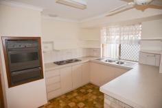  1/25 Coventry Road, SHOALWATER, WA 6169 FOR SALE: $324,500 Just minutes to Shoalwater Beach and Shops, this 2 bedroom villa in small quiet complex boasts a spacious lounge, dining and family room, bright kitchen, front and rear courtyards, double length carport, solar energy panels and air conditioning. Great investment or live in and relax. Strata levies – $336 per quarter Council rates – $1 388 per annum Water rates – $743 per annum 