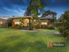  26 Hindmarsh St Rowville VIC 3178 Endless Opportunities on 732m2 (Approx)CLOSING DATE SALE (UNLESS SOLD PRIOR) TUESDAY 25TH NOVEMBER 2014 AT 6.00PM Situated in a tightly held, convenient pocket of Rowville, you'll find this instantly appealing family home. Having been lovingly maintained, it's now time for a next generation to move in and enjoy all of its wonderful features.  Boasting a large block of land with endless opportunities the home has been immaculately kept throughout its life and features a spacious formal lounge/dining room and kitchen meals area adjoining the family room.  Outdoors boasts a generous fenced rear yard and back deck area ideal for those warm nights. The bedrooms are all a great size and serviced by a central bathroom and separate toilet. Further appointments include heating, reverse cycle air conditioning and double garage. Last but not least, from here you can walk to nearby buses, shops, schools and only minutes drive to East Link!! 