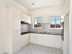  1A North Street Airport West VIC 3042 Perfect first home or investment! Enjoy the low maintenance and warm winter sun on your back thru big north facing colonial windows to open plan living area. Higher than usual ceilings. 3 bedrooms 2 with built in robes. All gas appliances. Parquetry floor to lounge, large laundry, separate shower recess, private courtyard. Lock up garage and room off street for a second car. Close to local shops, bus, schools, Westfield and Essendon fields shopping centres and tram. Ideal for 1st home buyer or investor. Property Code: 433 View Sold Properties for this Location View Auction Results General Features Property Type: House Bedrooms: 3 Bathrooms: 1 Outdoor Features Garage Spaces: 1 Other Features Courtyard $445,000 