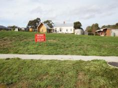 
 Lot 15, Cochrane Crt 
 Castlemaine 
 Vic 
 3450 Very Gentle elevation , sealed road access, curbing footpaths and street
 lighting. Close to schools and easy walk to Botanical Gardens. 