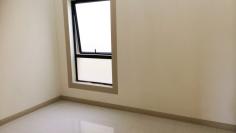  Cabramatta NSW, 2166 Brand new luxury unit 3 large bedrooms, en suite in main open lounge room, Air conditioning, 2 baths, 2 toilets, balcony, Tiled floor throughout Kitchen with gas cook top, stainless steel appliances Next to the station, shops and school Available now 