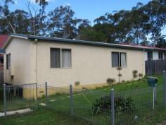  1 Woodhill Street Old Erowal Bay NSW 2540 Old Erowal Bay      $345,000  4    2    2   OLD EROWAL BAY 1 Woodhill Street 	 - Desire Extra Income: An investment opportunity not to be missed is offered at a very realistic price and with a good return on investment. This property comprising 2 x 2 bedroom cottages with a single garage for each is located in a great central location that is proven to be popular for regular tenancy. Rental income $440/wk - Good central location  - Consistent tenancy history - Sound return on investment - Extra amenities at rear of garages Property Details Property Type: 	 Unit/Townhouse/Duplex Bedrooms: 	 4 Bathrooms: 	 2 Garages: 	 2 Land Area: 	 695.55m2 